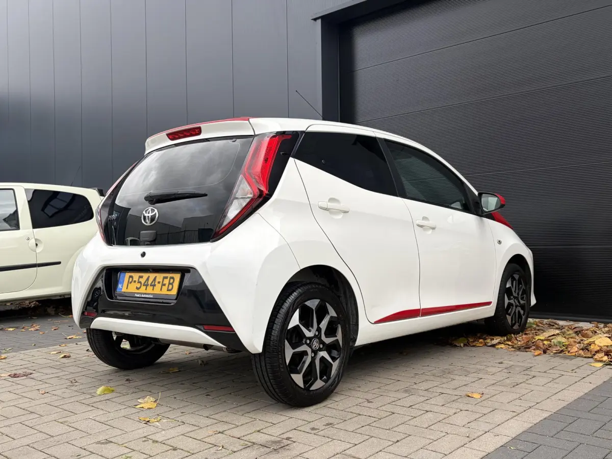 1.0 VVT-i x-cite | Automaat | Airco | Apple CarPlay | Android Auto | Achteruitrijcamera | Top auto!!