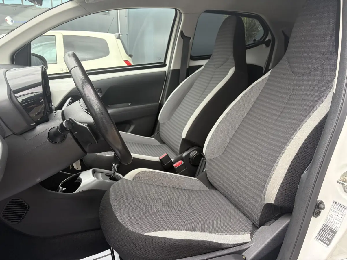 1.0 VVT-i x-cite | Automaat | Airco | Apple CarPlay | Android Auto | Achteruitrijcamera | Top auto!!