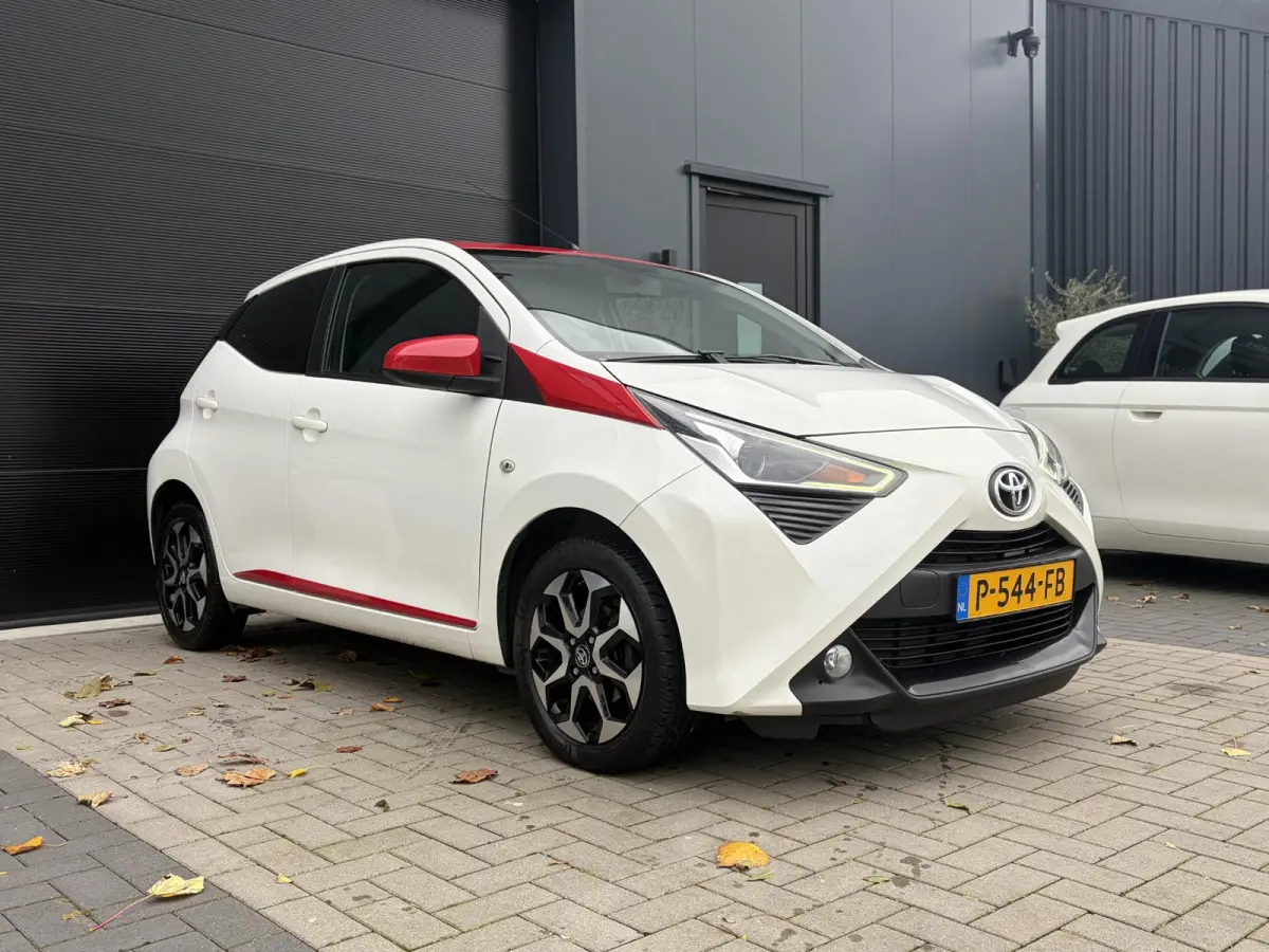 1.0 VVT-i x-cite | Automaat | Airco | Apple CarPlay | Android Auto | Achteruitrijcamera | Top auto!!