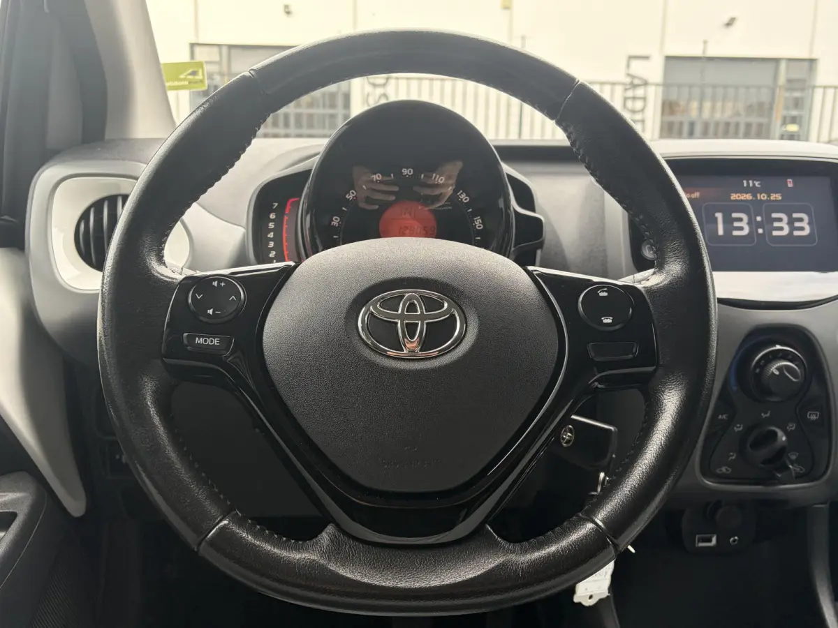 1.0 VVT-i x-cite | Automaat | Airco | Apple CarPlay | Android Auto | Achteruitrijcamera | Top auto!!