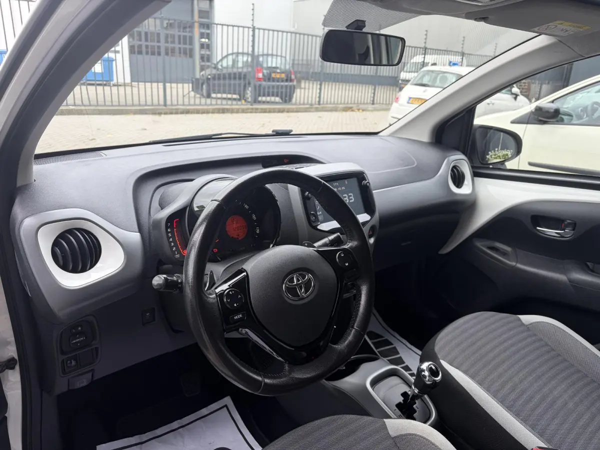 1.0 VVT-i x-cite | Automaat | Airco | Apple CarPlay | Android Auto | Achteruitrijcamera | Top auto!!