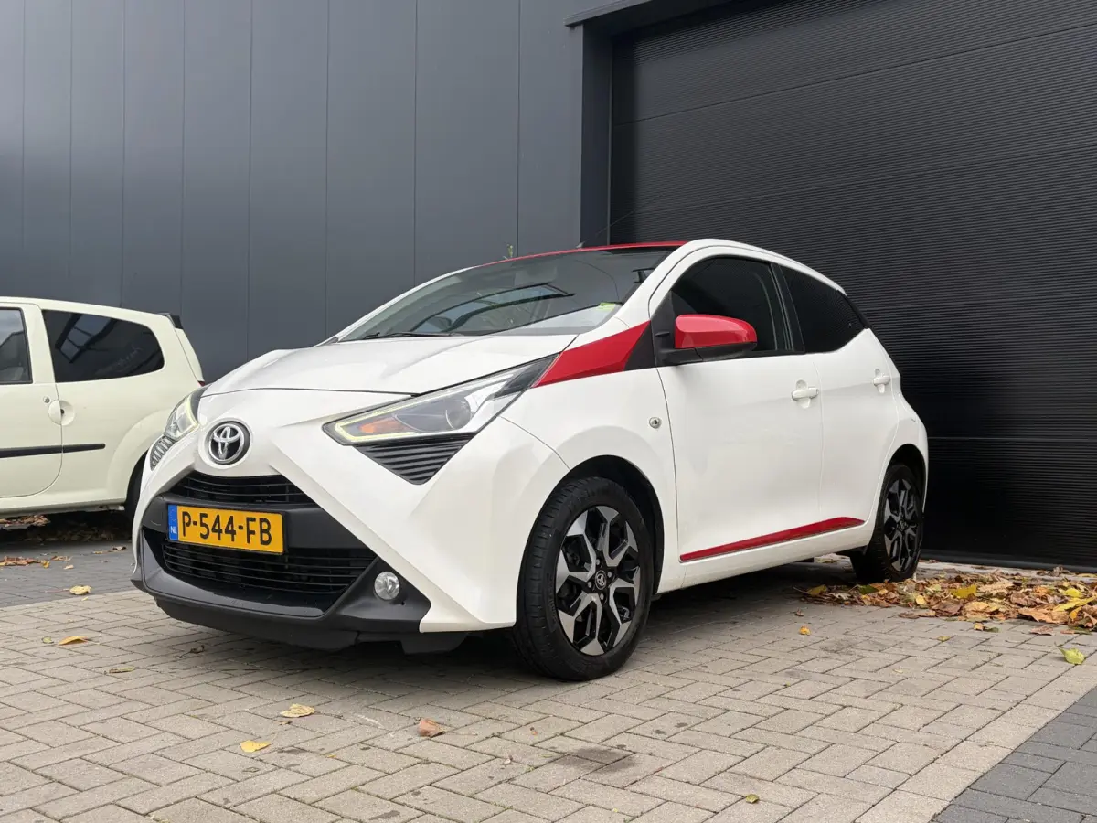 1.0 VVT-i x-cite | Automaat | Airco | Apple CarPlay | Android Auto | Achteruitrijcamera | Top auto!!
