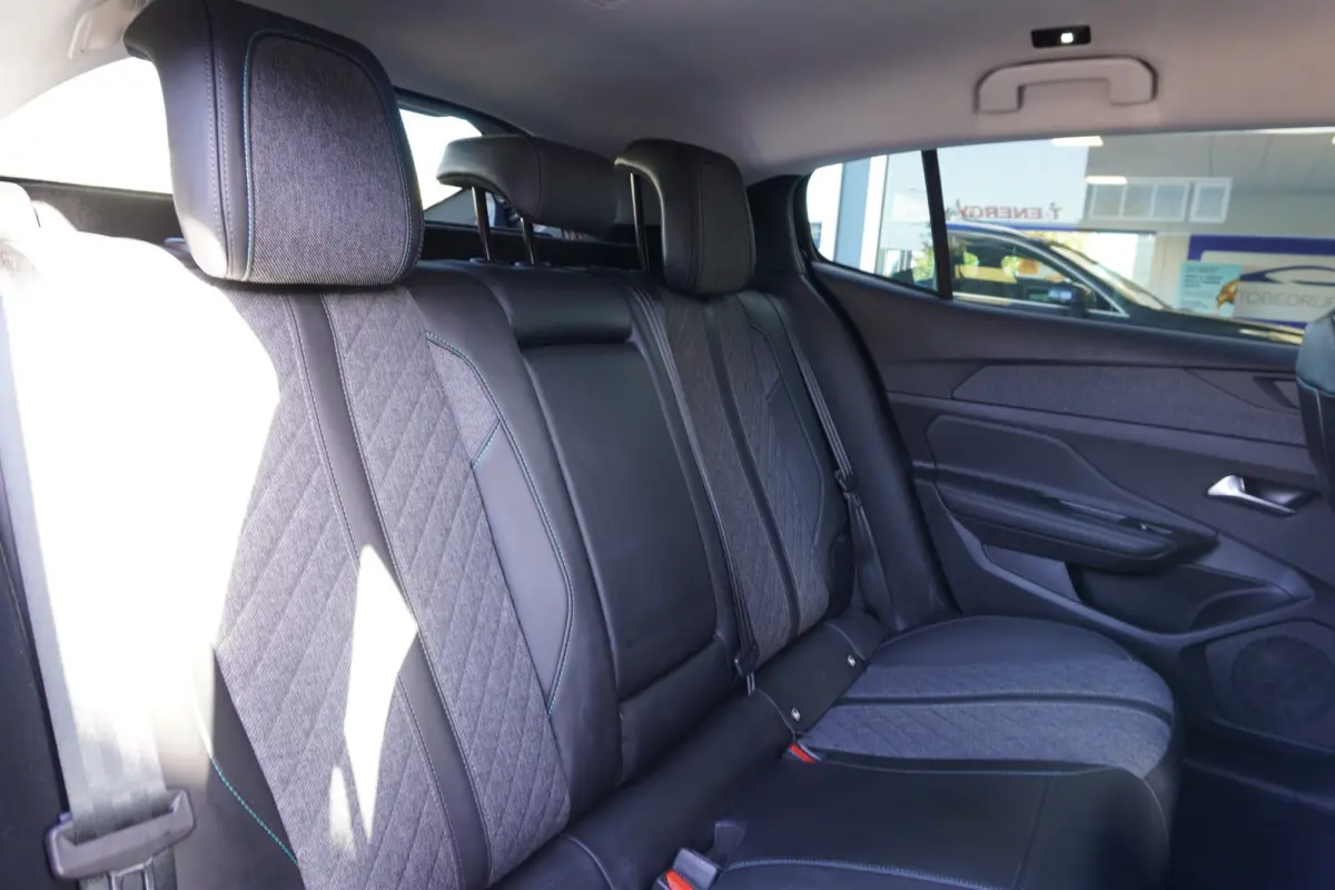 1.6 HYbrid Allure 180 EAT8 Automaat | Plug-in | Camera | Elek. Pakket | Vol opties | Dealerauto | Inruil mogelijk