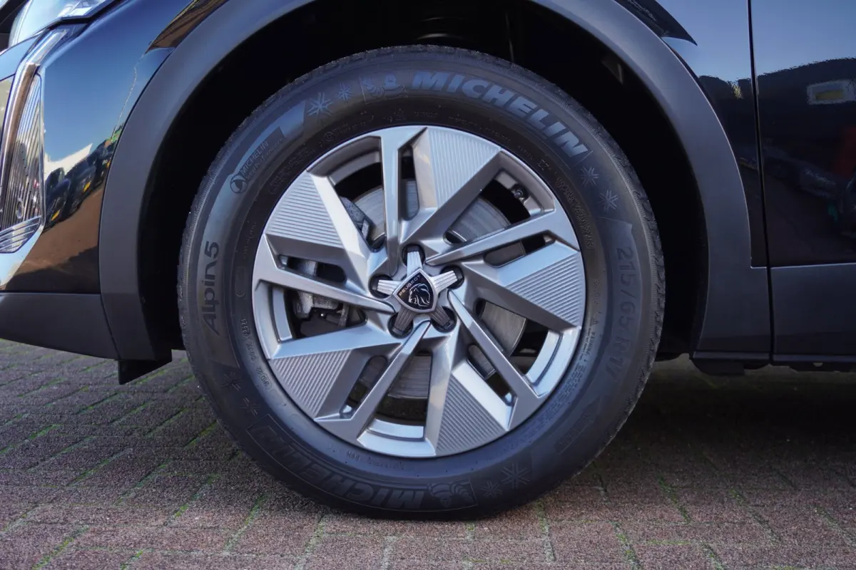 1.6 HYbrid Allure 180 EAT8 Automaat | Plug-in | Camera | Elek. Pakket | Vol opties | Dealerauto | Inruil mogelijk