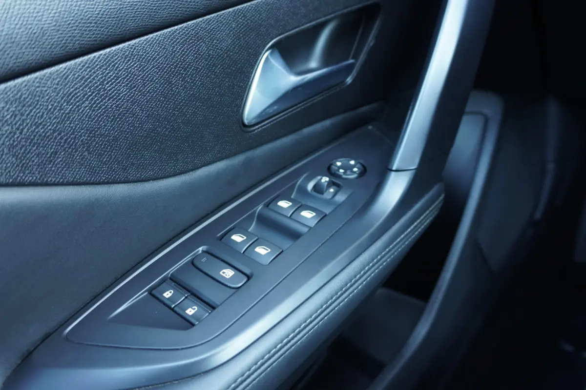 1.6 HYbrid Allure 180 EAT8 Automaat | Plug-in | Camera | Elek. Pakket | Vol opties | Dealerauto | Inruil mogelijk