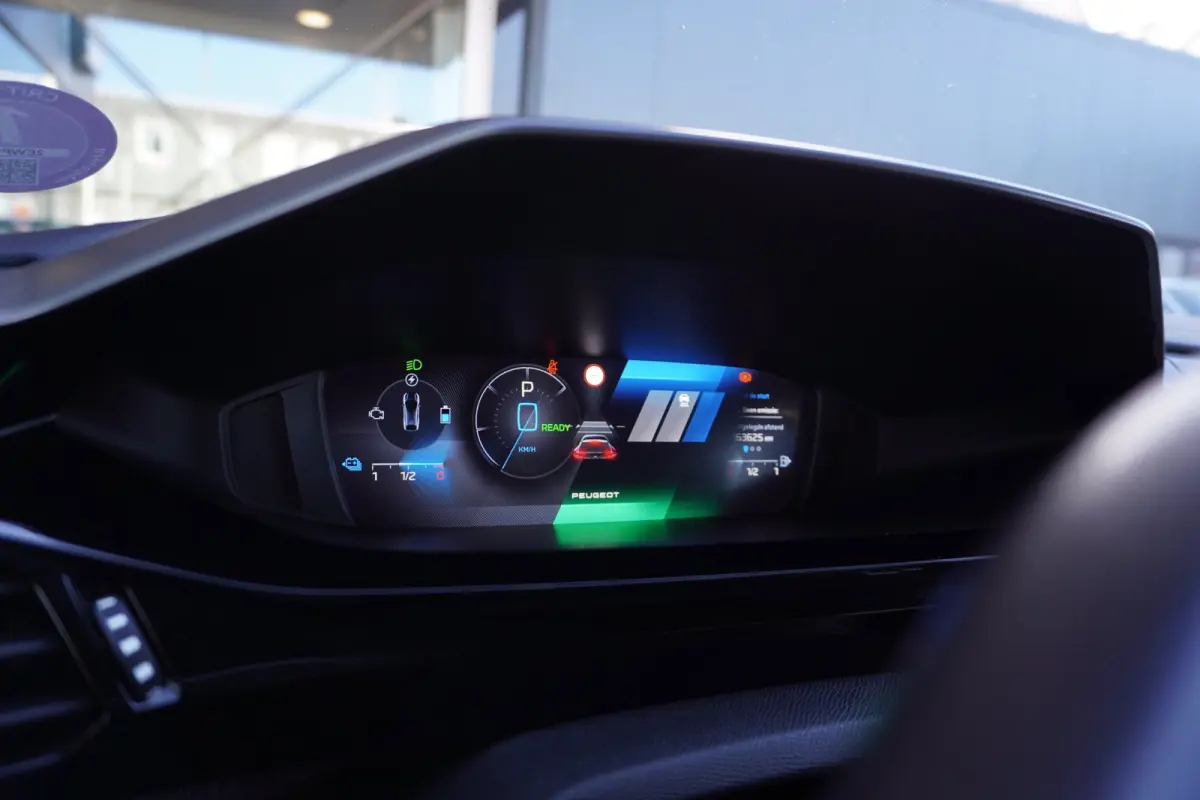 1.6 HYbrid Allure 180 EAT8 Automaat | Plug-in | Camera | Elek. Pakket | Vol opties | Dealerauto | Inruil mogelijk