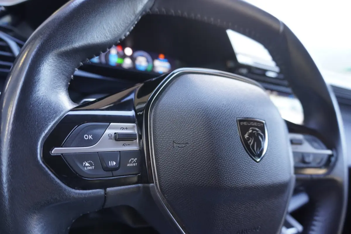 1.6 HYbrid Allure 180 EAT8 Automaat | Plug-in | Camera | Elek. Pakket | Vol opties | Dealerauto | Inruil mogelijk