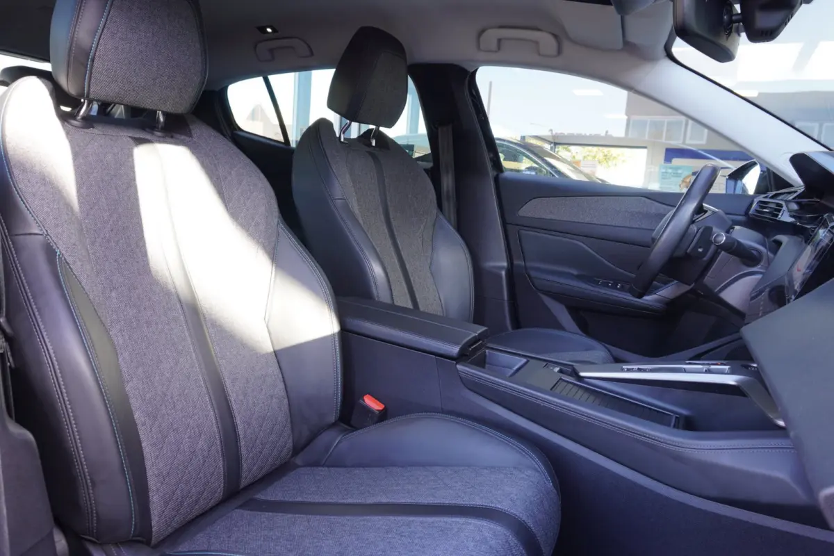 1.6 HYbrid Allure 180 EAT8 Automaat | Plug-in | Camera | Elek. Pakket | Vol opties | Dealerauto | Inruil mogelijk