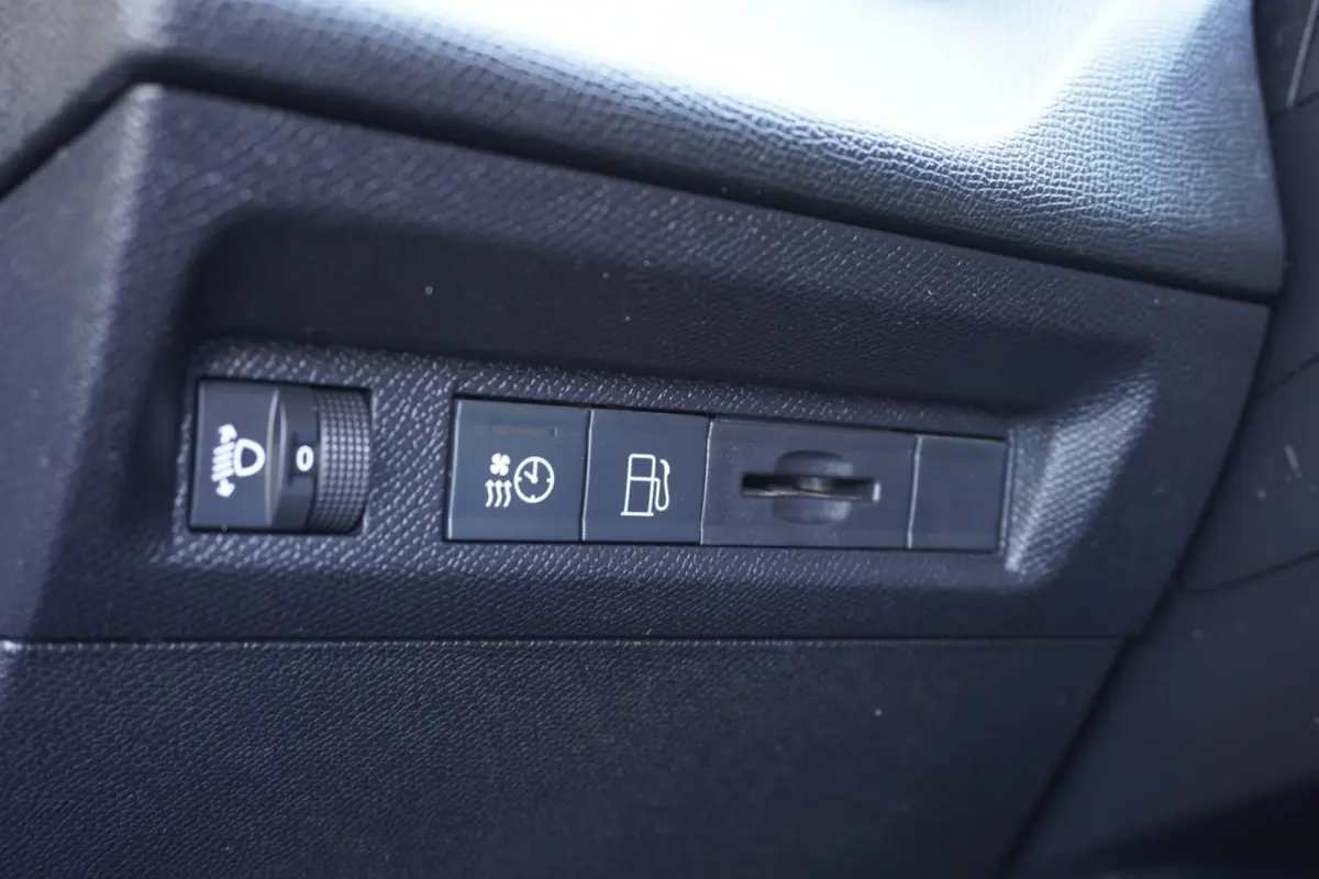 1.6 HYbrid Allure 180 EAT8 Automaat | Plug-in | Camera | Elek. Pakket | Vol opties | Dealerauto | Inruil mogelijk