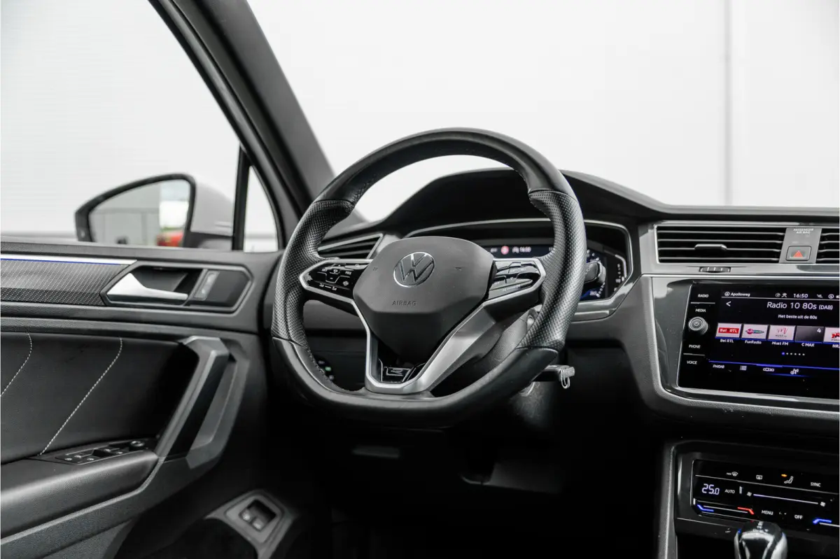 1.4 TSI eHybrid R-Line Camera / Carplay / Android / Digital Dash
