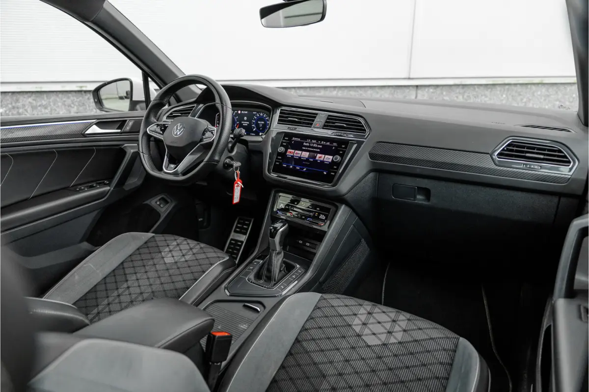 1.4 TSI eHybrid R-Line Camera / Carplay / Android / Digital Dash