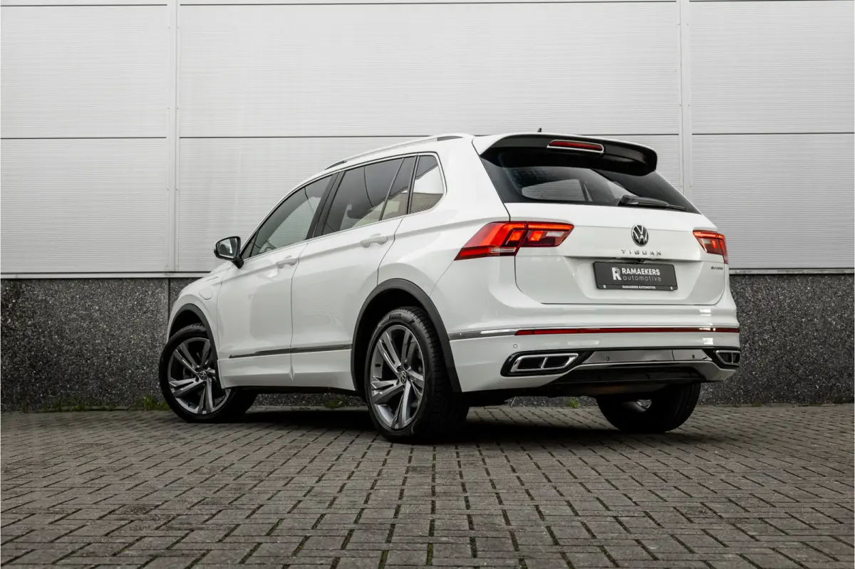 1.4 TSI eHybrid R-Line Camera / Carplay / Android / Digital Dash