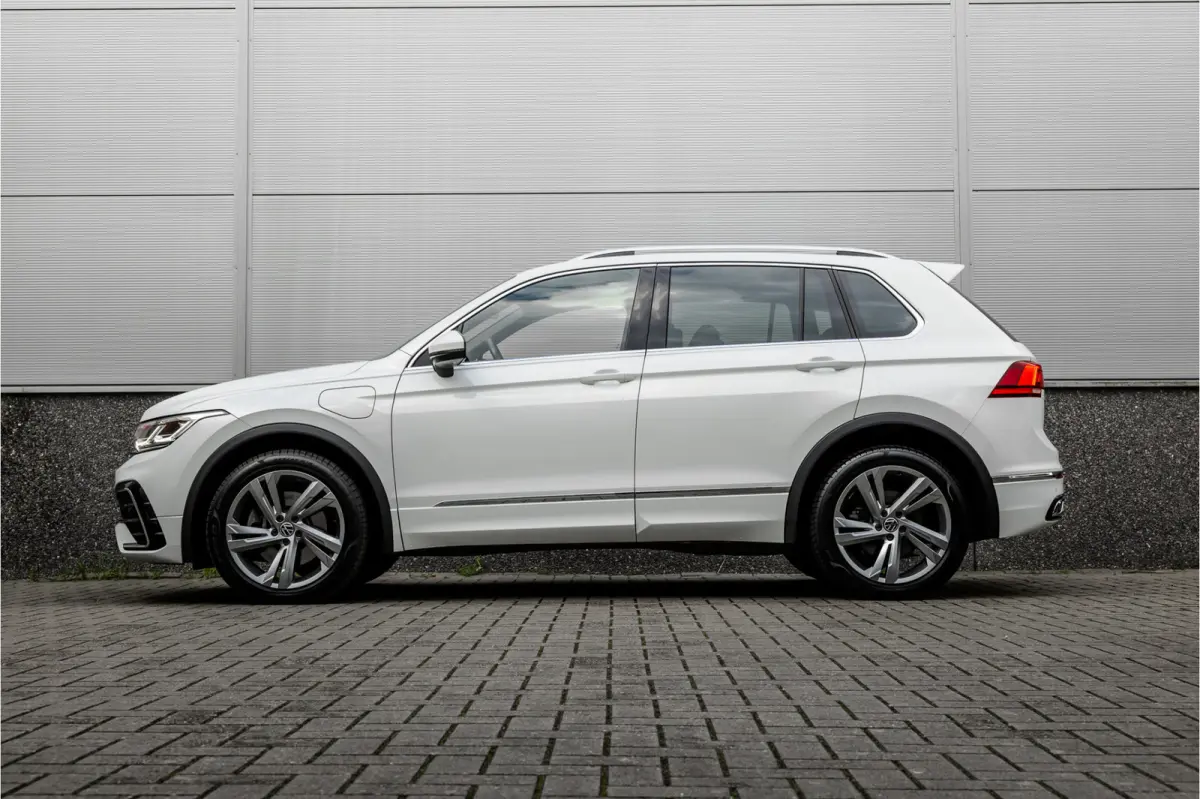 1.4 TSI eHybrid R-Line Camera / Carplay / Android / Digital Dash