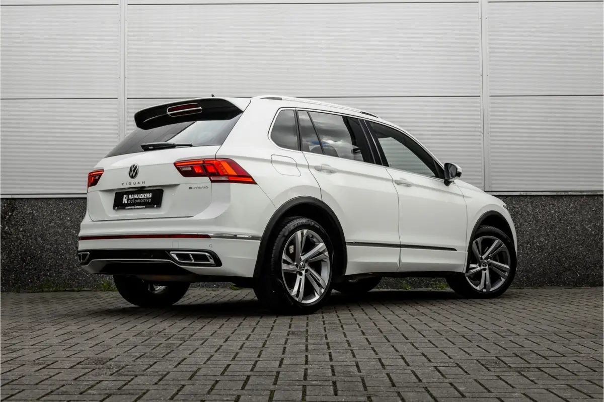 1.4 TSI eHybrid R-Line Camera / Carplay / Android / Digital Dash