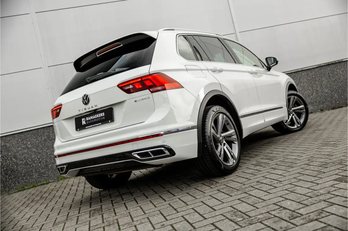 1.4 TSI eHybrid R-Line Camera / Carplay / Android / Digital Dash