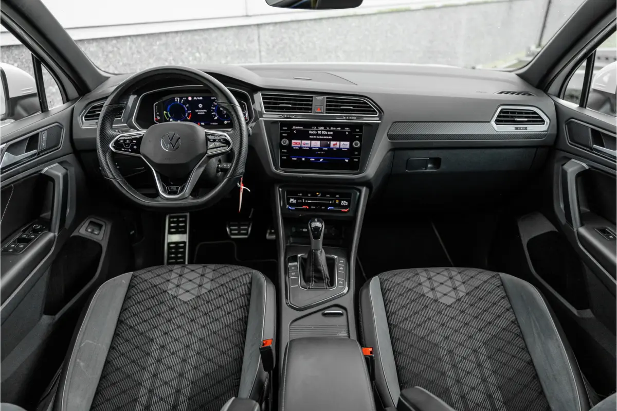 1.4 TSI eHybrid R-Line Camera / Carplay / Android / Digital Dash