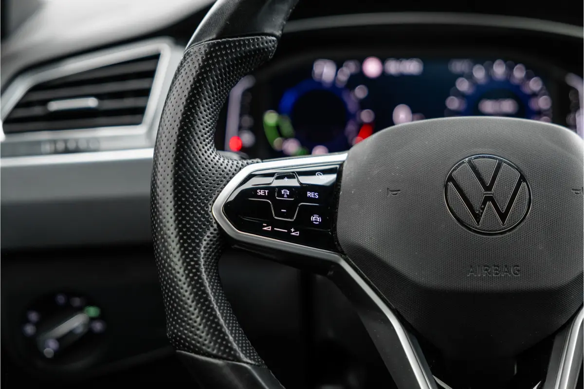 1.4 TSI eHybrid R-Line Camera / Carplay / Android / Digital Dash