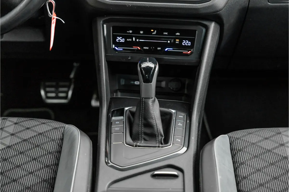 1.4 TSI eHybrid R-Line Camera / Carplay / Android / Digital Dash