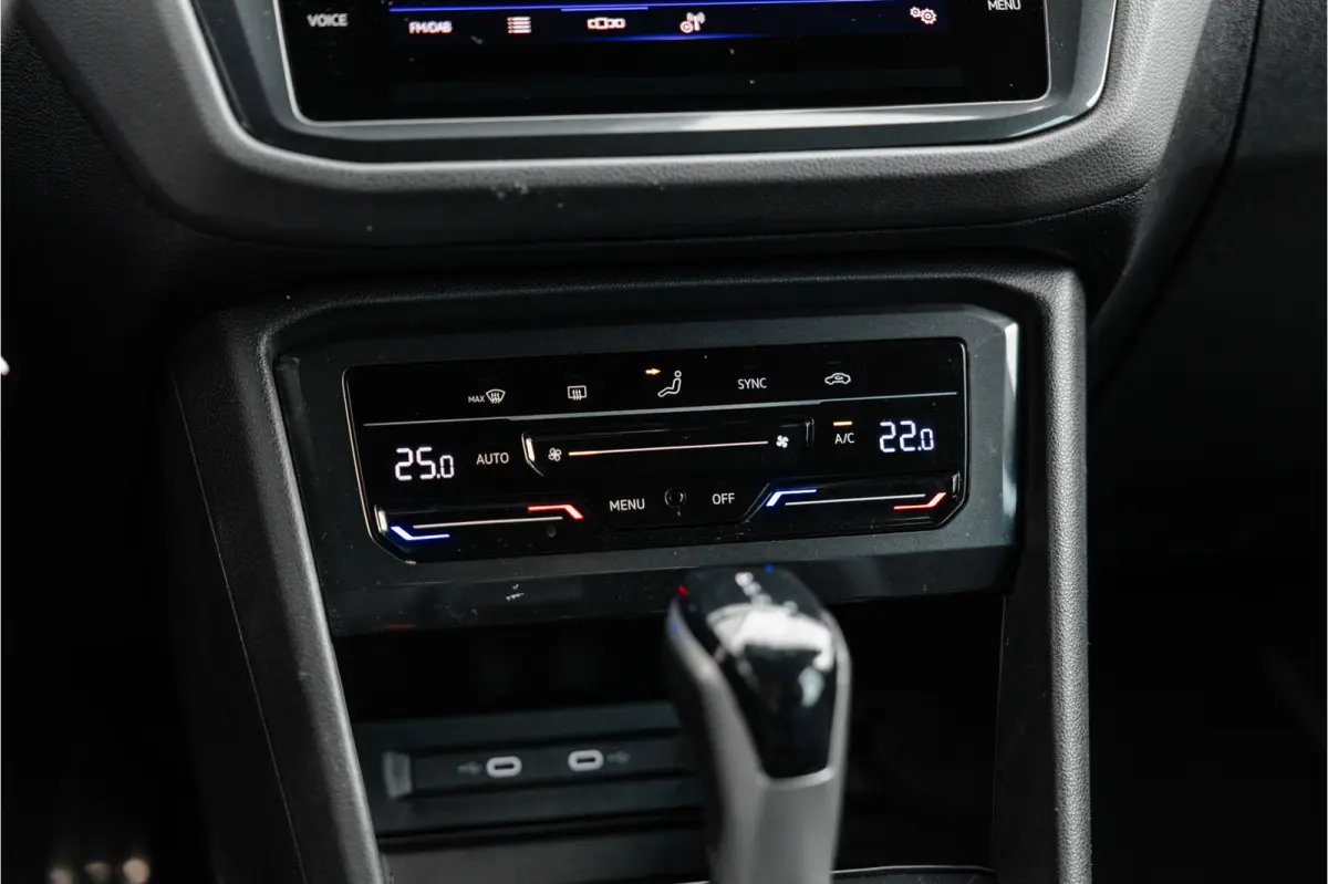 1.4 TSI eHybrid R-Line Camera / Carplay / Android / Digital Dash