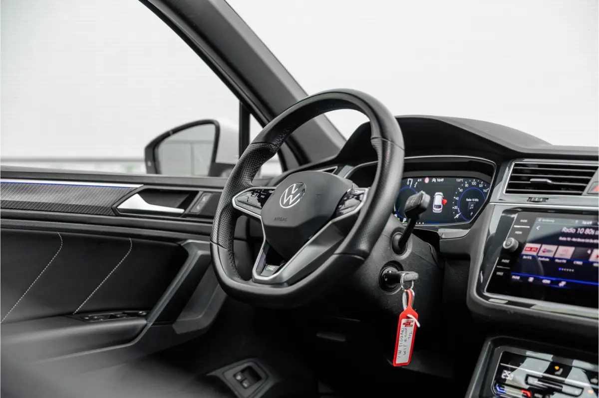 1.4 TSI eHybrid R-Line Camera / Carplay / Android / Digital Dash