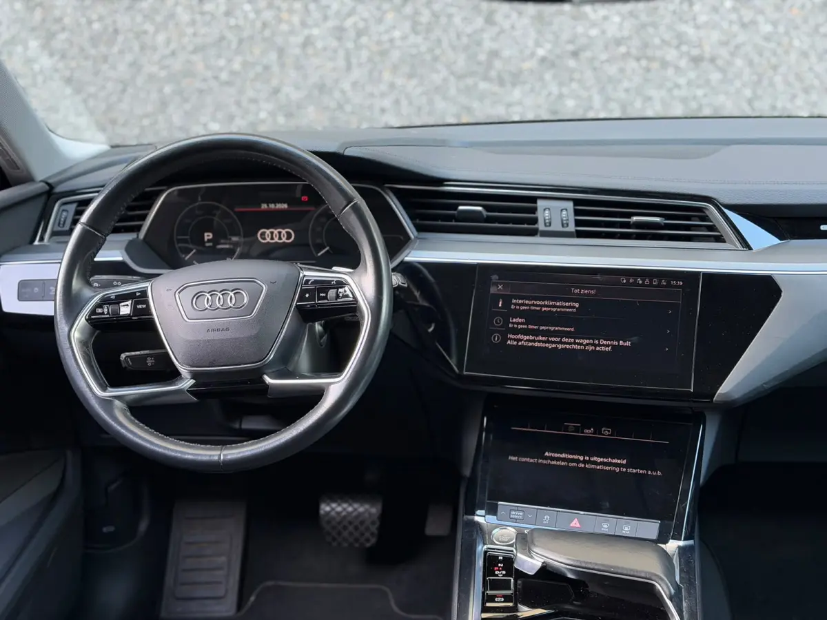 E-tron 55 quattro advanced 95 kWh 100% SoH! (DEALER ONDERHOUDEN, NAVI, NL-AUTO, 360 CAMERA, TREKHAAK, ETC!)