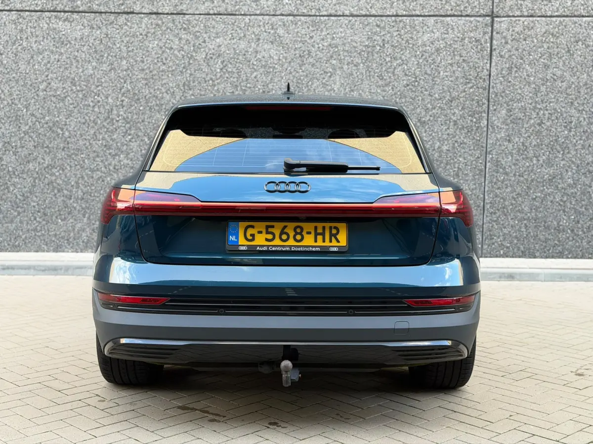E-tron 55 quattro advanced 95 kWh 100% SoH! (DEALER ONDERHOUDEN, NAVI, NL-AUTO, 360 CAMERA, TREKHAAK, ETC!)