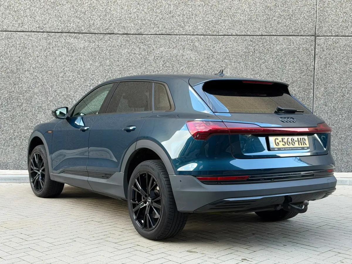 E-tron 55 quattro advanced 95 kWh 100% SoH! (DEALER ONDERHOUDEN, NAVI, NL-AUTO, 360 CAMERA, TREKHAAK, ETC!)