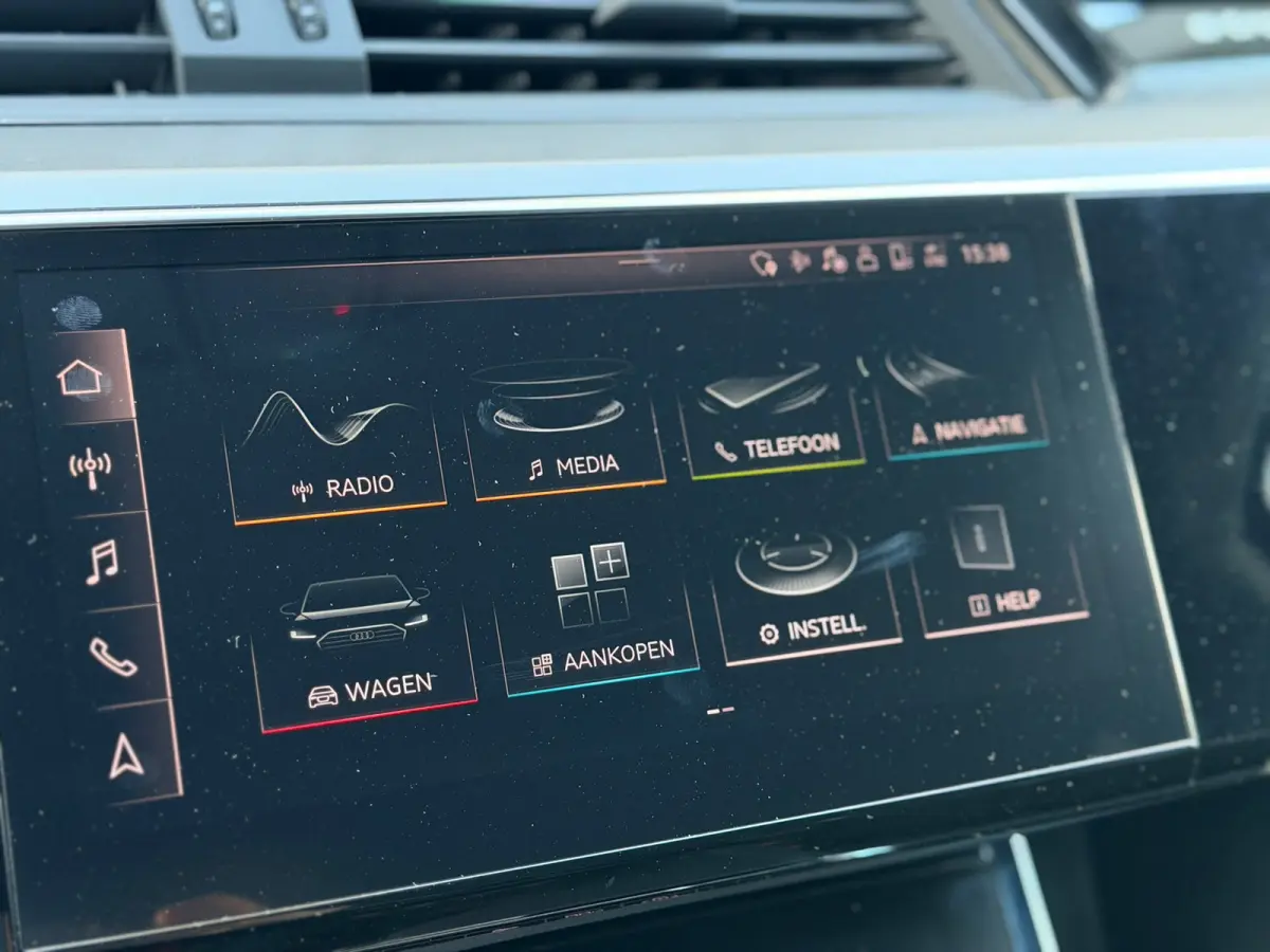 E-tron 55 quattro advanced 95 kWh 100% SoH! (DEALER ONDERHOUDEN, NAVI, NL-AUTO, 360 CAMERA, TREKHAAK, ETC!)