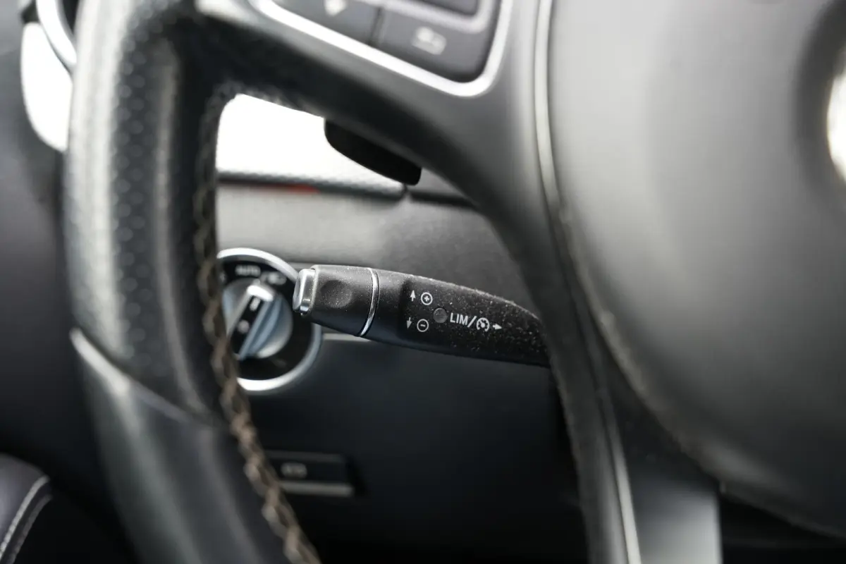 200 Ambition Stoelverwarming LED Cruise Control Leer/Stof