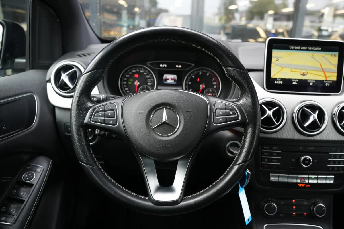 200 Ambition Stoelverwarming LED Cruise Control Leer/Stof