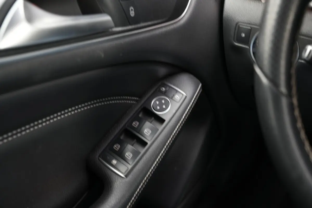200 Ambition Stoelverwarming LED Cruise Control Leer/Stof
