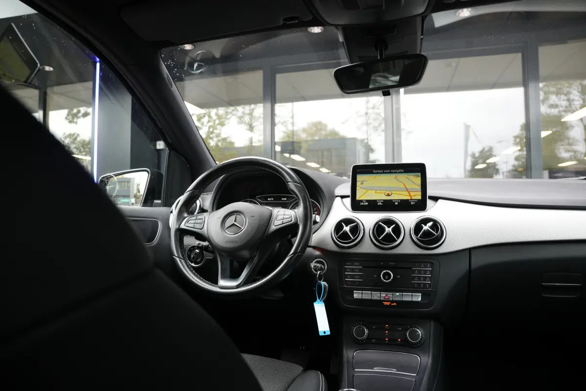 200 Ambition Stoelverwarming LED Cruise Control Leer/Stof