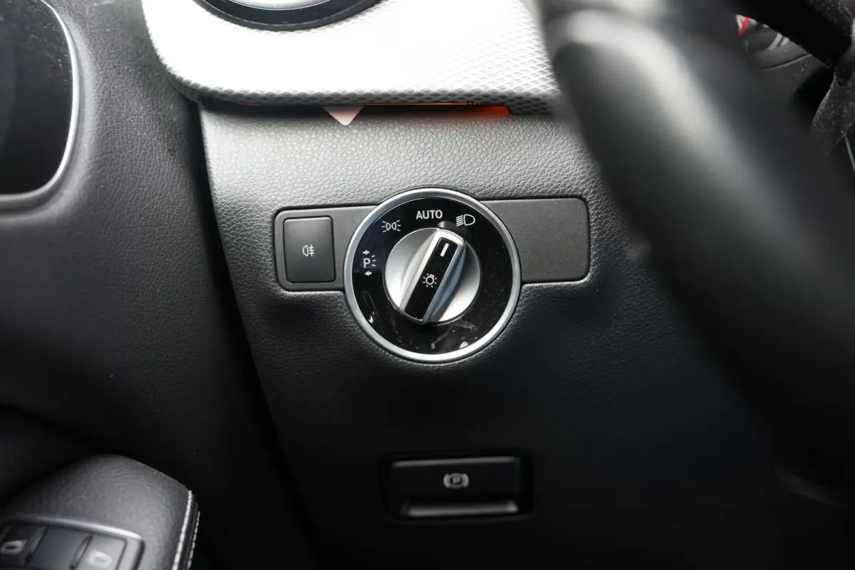 200 Ambition Stoelverwarming LED Cruise Control Leer/Stof