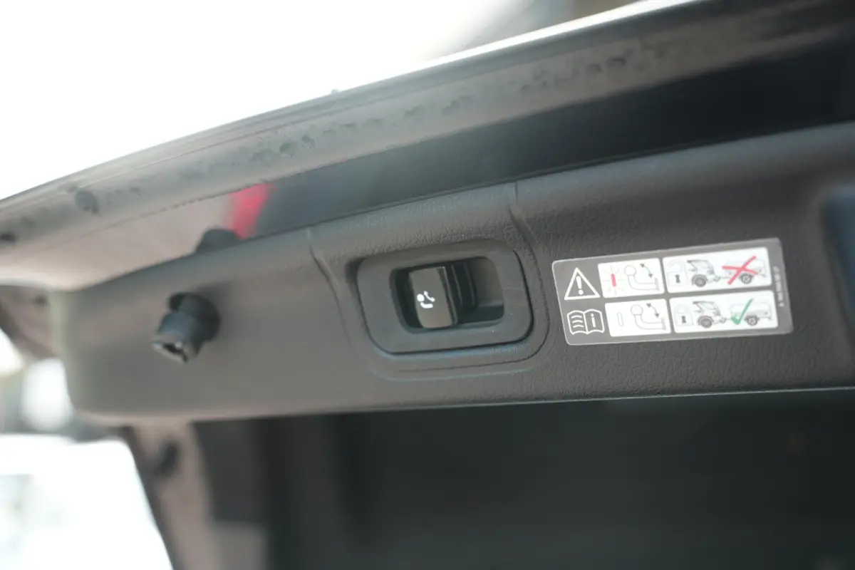 180 Business Line LED Ambient Stoelverw. Trekhaak