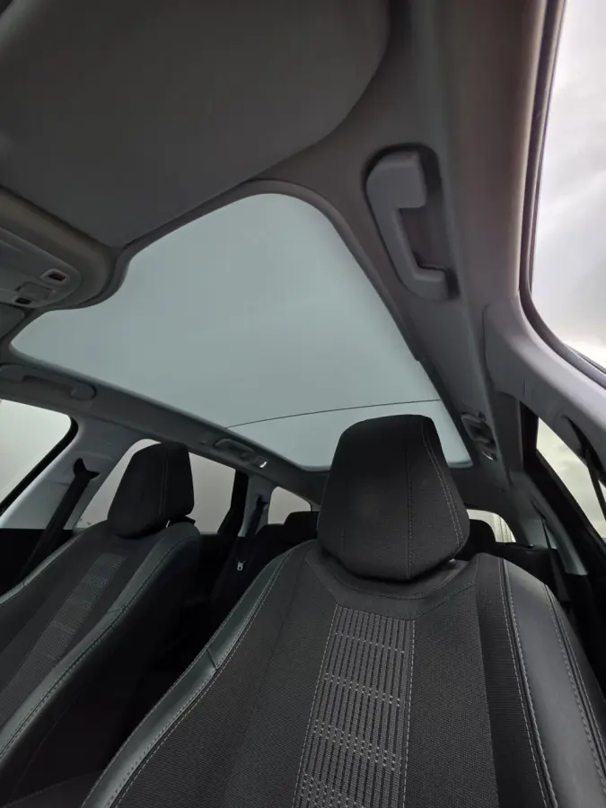 1.2 PureTech Blue Lease Premium Trekhaak/360/Carplay/Lane/Dak/Cruise/Dode/Leder/DAB/Navi/Pano/