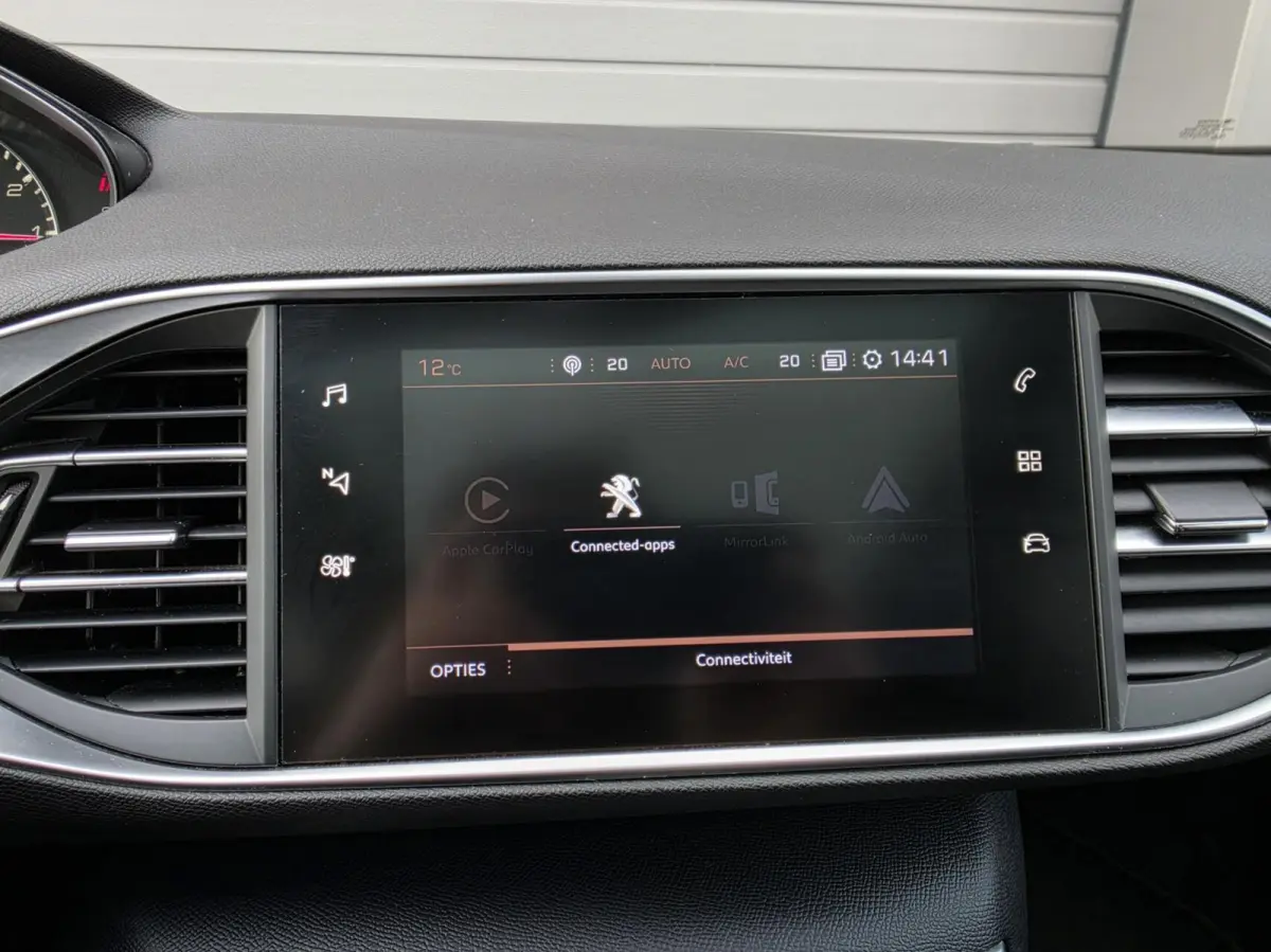 1.2 PureTech Blue Lease Premium Trekhaak/360/Carplay/Lane/Dak/Cruise/Dode/Leder/DAB/Navi/Pano/