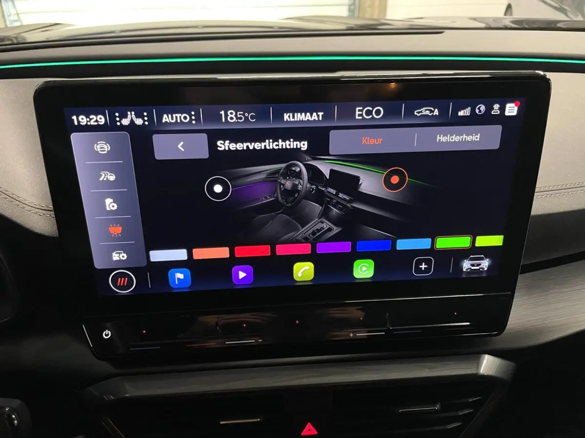 1.4 e-Hybrid VZ 245 PK/ Cam/ Keyless/ 19'LMV/ Matrix LED