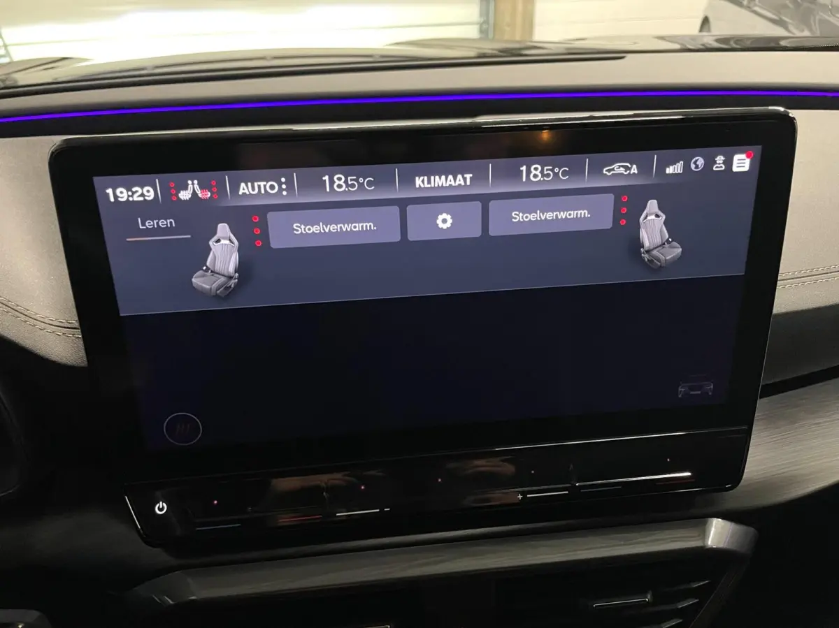 1.4 e-Hybrid VZ 245 PK/ Cam/ Keyless/ 19'LMV/ Matrix LED