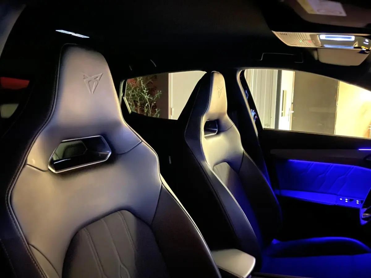 1.4 e-Hybrid VZ 245 PK/ Cam/ Keyless/ 19'LMV/ Matrix LED