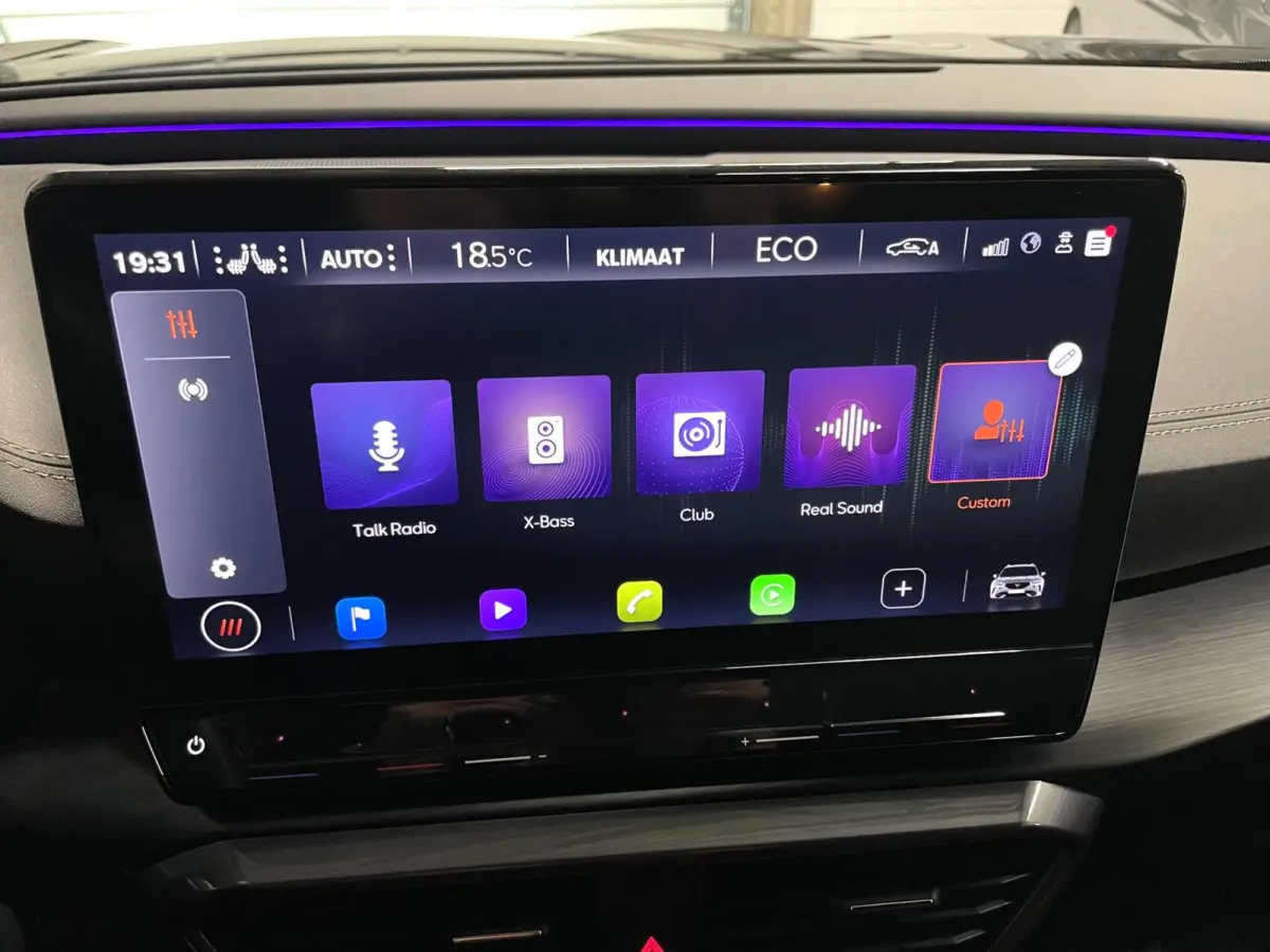 1.4 e-Hybrid VZ 245 PK/ Cam/ Keyless/ 19'LMV/ Matrix LED