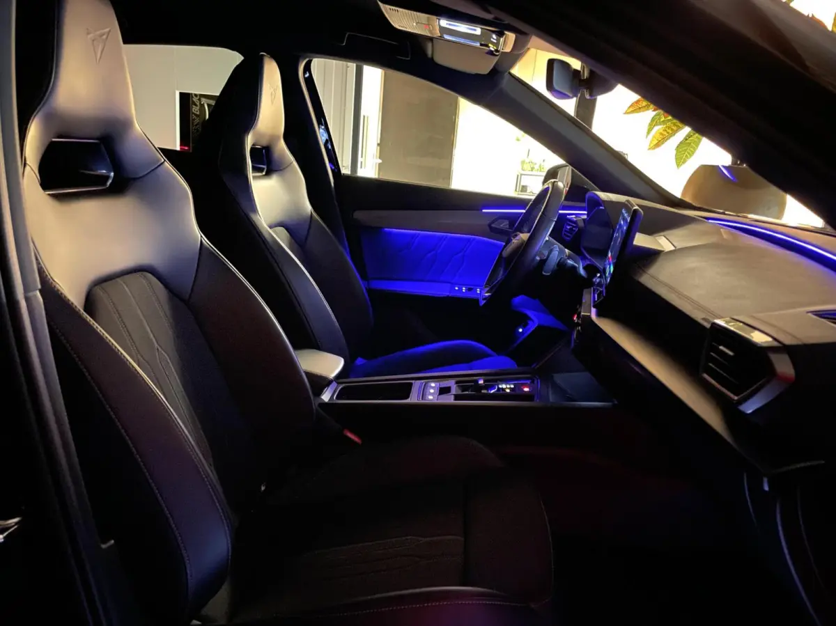 1.4 e-Hybrid VZ 245 PK/ Cam/ Keyless/ 19'LMV/ Matrix LED