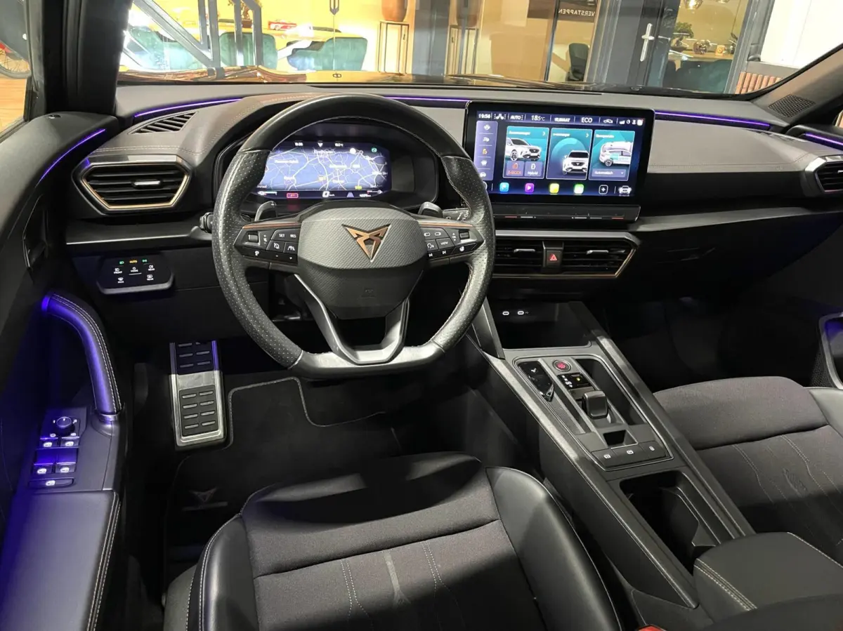 1.4 e-Hybrid VZ 245 PK/ Cam/ Keyless/ 19'LMV/ Matrix LED