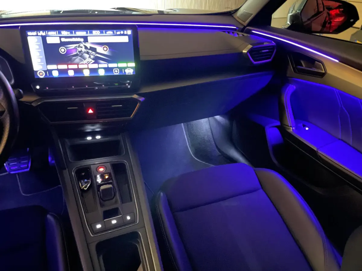 1.4 e-Hybrid VZ 245 PK/ Cam/ Keyless/ 19'LMV/ Matrix LED