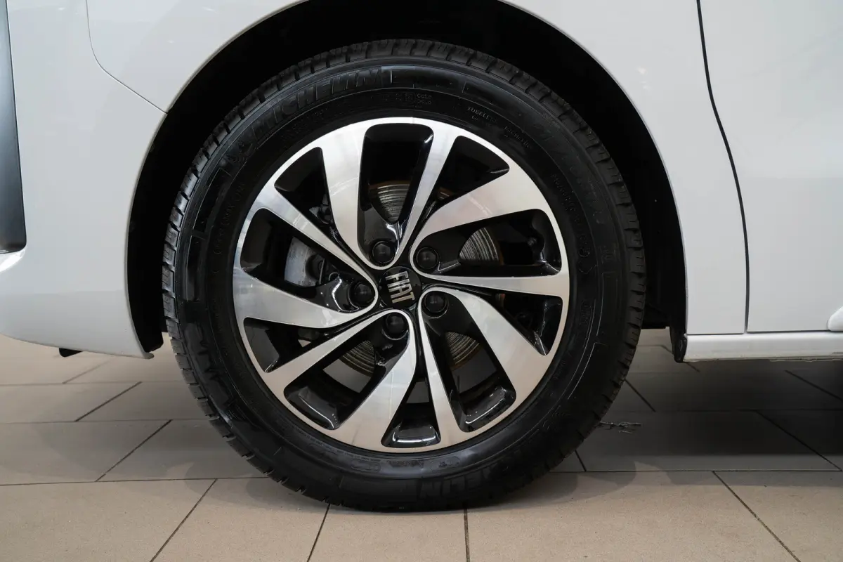 L3 75 kWh | Tot 8 Jaar Garantie | SOH 98% | Camera | Apple Carplay & Android Auto | Parkeersensoren | Cruise Controle |