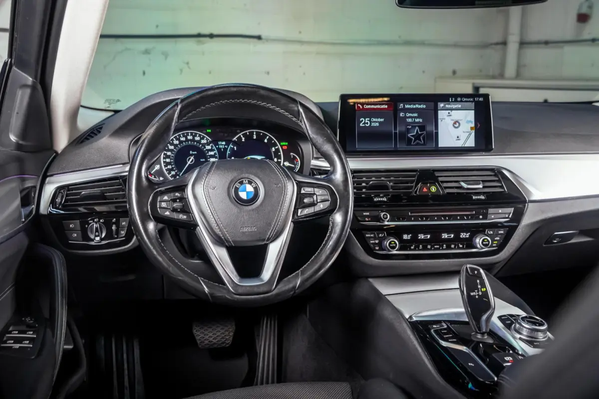 530i High Executive|Sportline|ACC|20"|Half-Leder