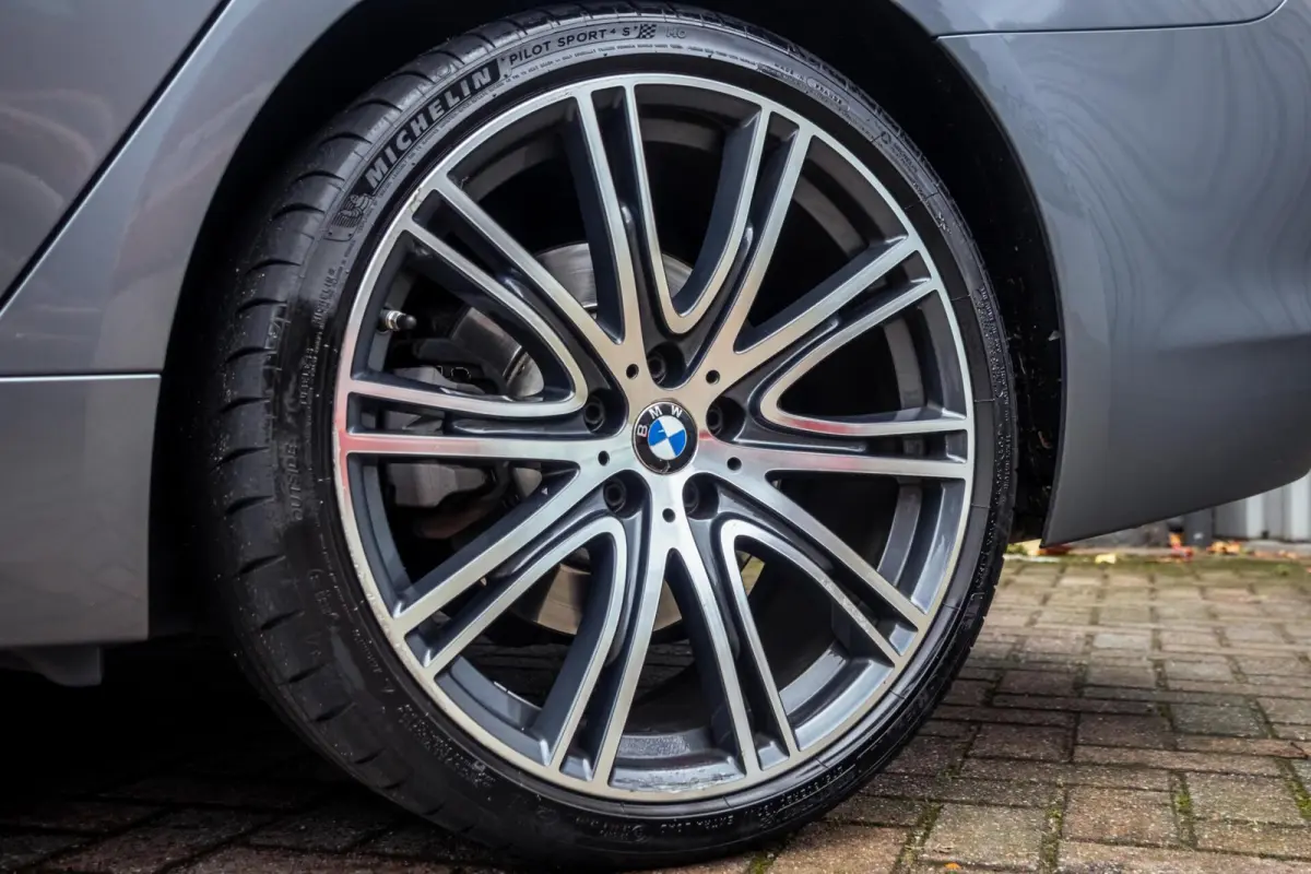 530i High Executive|Sportline|ACC|20"|Half-Leder