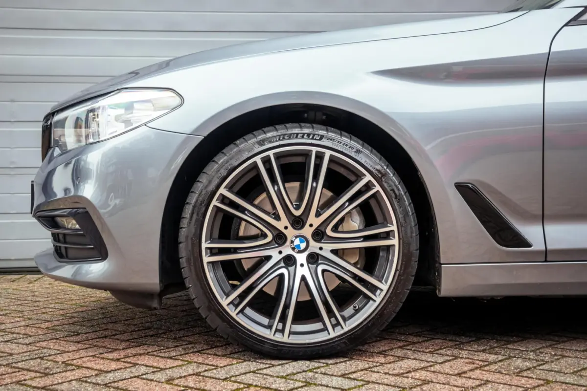 530i High Executive|Sportline|ACC|20"|Half-Leder
