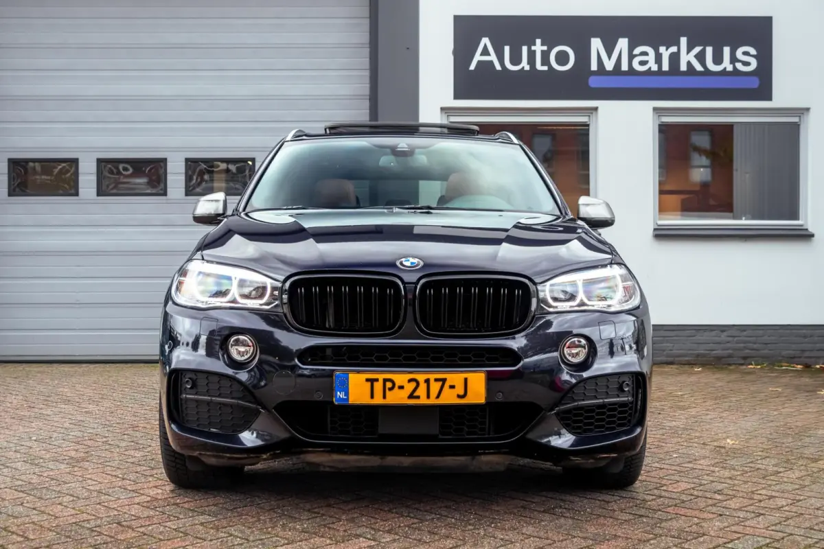 M50d|Pano|ACC|HUD|Memory|Trekhaak|Carbonschwarz|Adaptief onderstel|381PK