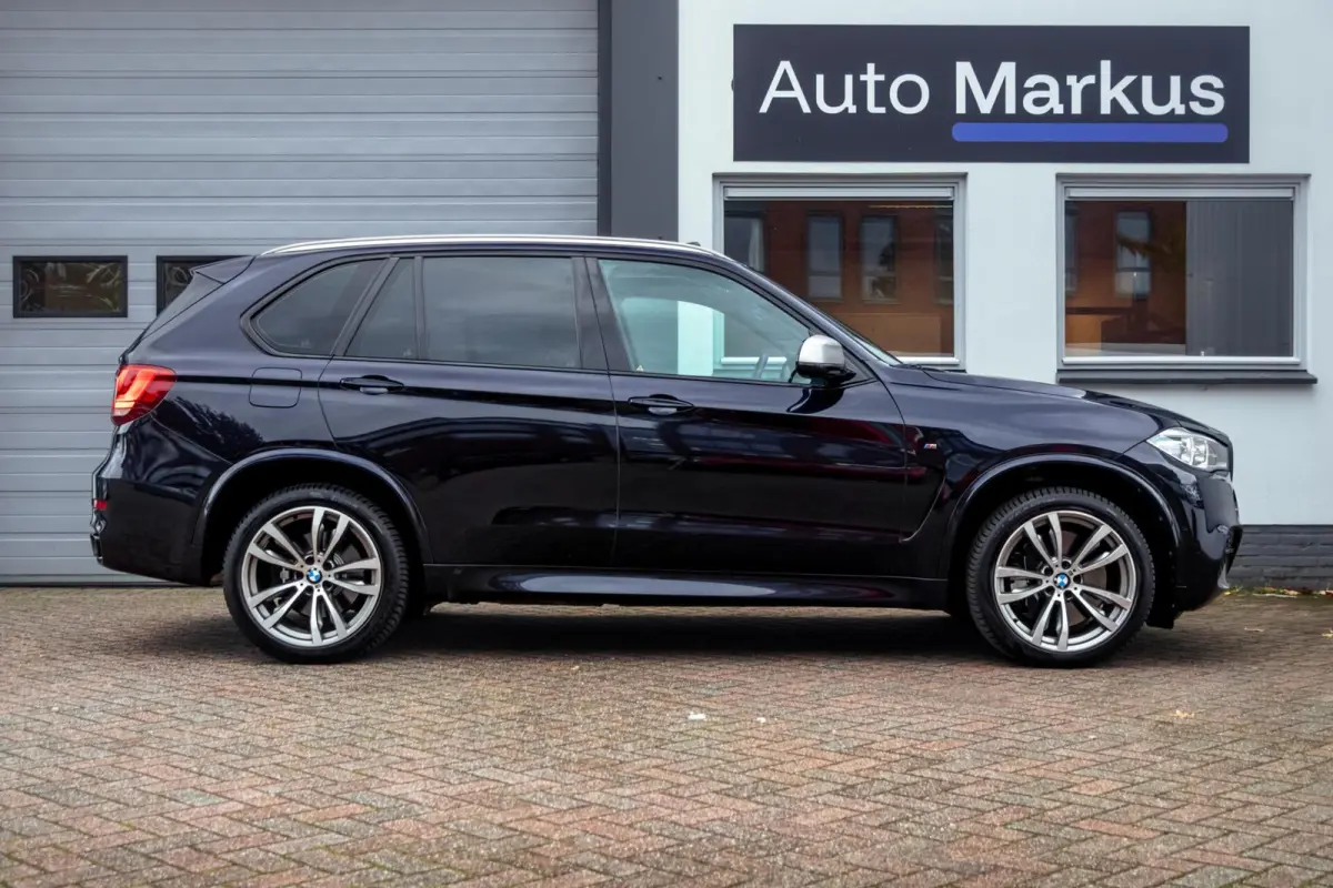 M50d|Pano|ACC|HUD|Memory|Trekhaak|Carbonschwarz|Adaptief onderstel|381PK