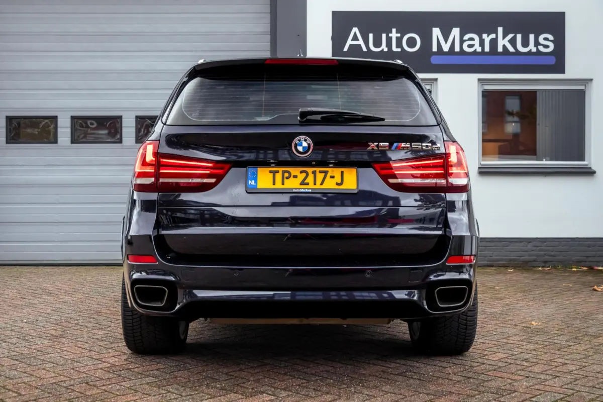 M50d|Pano|ACC|HUD|Memory|Trekhaak|Carbonschwarz|Adaptief onderstel|381PK